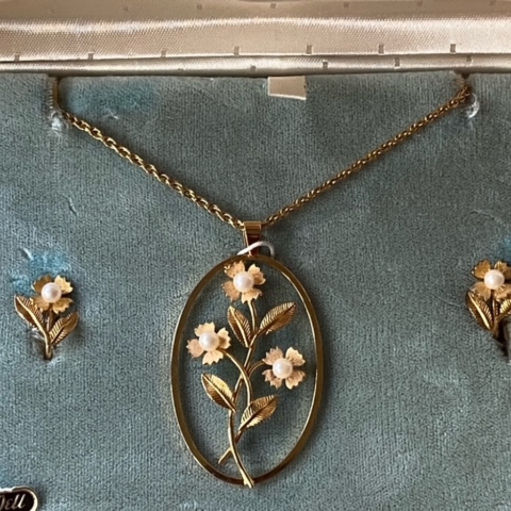 Vintage Van Dell Pearl Pendant and Earrings Set